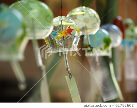 Summer tradition, cool breeze image, wind chime Summer tradition, cool breeze image, wind chime 91792608