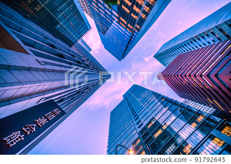 從日本東京 1 丁目看 Keidanren Kaikan 和大手町的辦公樓 = 7 月 8 日 91792645