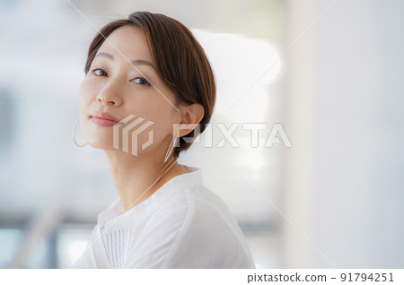 中年女性 91794251