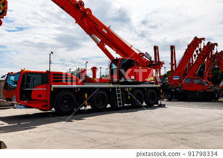 Self-propelled crane Rough terrain crane Self-propelled crane Rough terrain crane 91798334