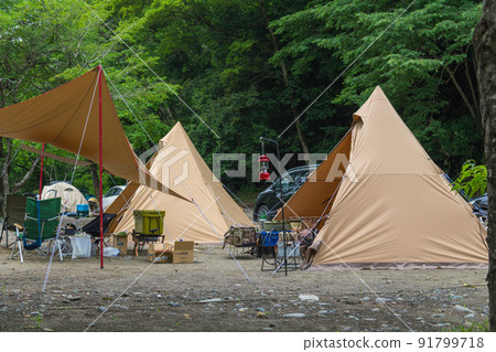 [在汽車露營地眺望道志川的汽車露營] 91799718