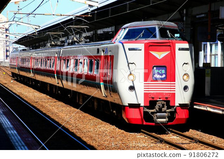 To Izumo no Kuni where Yakumo stands in the early summer sun ... "Limited Express Yakumo" Series 381 To Izumo no Kuni where Yakumo stands in the early summer sun ... "Limited Express Yakumo" Series 381 91806272