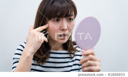 Women who are worried about skin condition Women who are worried about skin condition 91808933