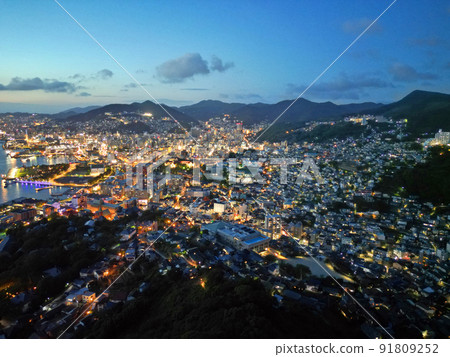 Night view of Nagasaki Port from the sky above Nabekanzan Observatory Night view of Nagasaki Port from the sky above Nabekanzan Observatory 91809252