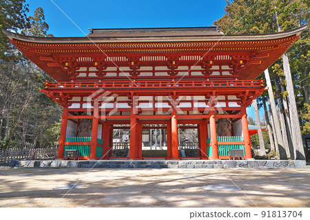 [Mt. Koya Danjogaya Nakamon] Mt. Koya, Koya Town, Ito District, Wakayama Prefecture 91813704