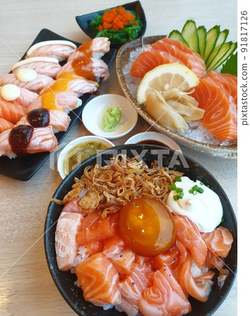 Japanese food sashimi salmon and sushi Japanese food sashimi salmon and sushi 91817126