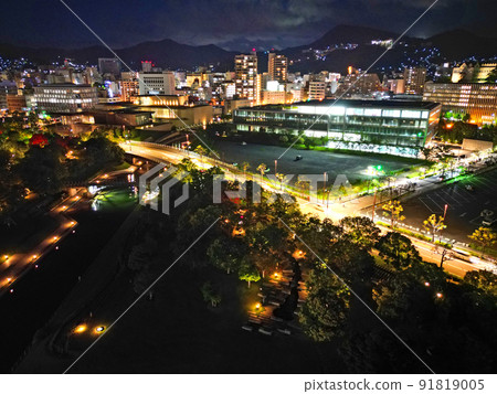 從長崎市水邊森林公園海灘的夜景鳥瞰圖 91819005