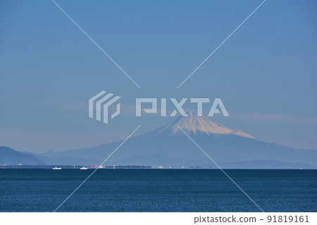 A mirage and Mt. Fuji of Suruga Bay, Shizuoka Prefecture 91819161