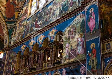 羅馬尼亞特蘭西瓦尼亞錫比烏歷史中心的聖三一大教堂內 91820253