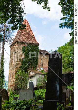 羅馬尼亞特蘭西瓦尼亞錫吉什瓦拉歷史街區一所學校山上的繩索塔 91820538