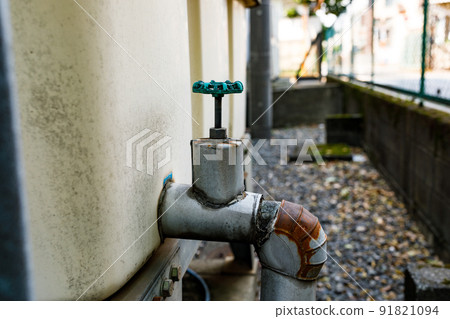 FRP small-scale water tank water outlet gate valve and racking cover FRP small-scale water tank water outlet gate valve and racking cover 91821094