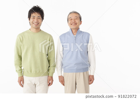 微笑的老人和兒子的肖像 91822072