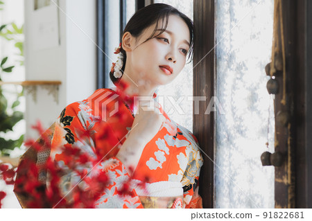 Female with red furisode 91822681