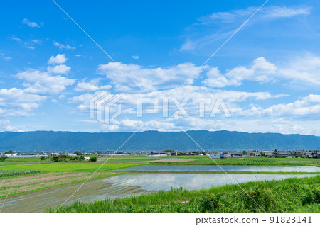 《Fukuoka Prefecture》 Photographed the Minō Mountain Range from Asakura City 《Fukuoka Prefecture》 Photographed the Minō Mountain Range from Asakura City 91823141