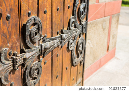 塞爾維亞貝爾格萊德聖馬克東正教大教堂的門 塞爾維亞貝爾格萊德聖馬克東正教大教堂的門 91823877