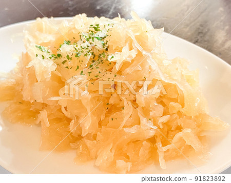 German food, beer hall classic sauerkraut 91823892