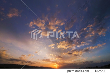 夏日早晨的天空,彩雲,超廣角,220625am,天空 夏日早晨的天空,彩雲,超廣角,220625am,天空 91825510