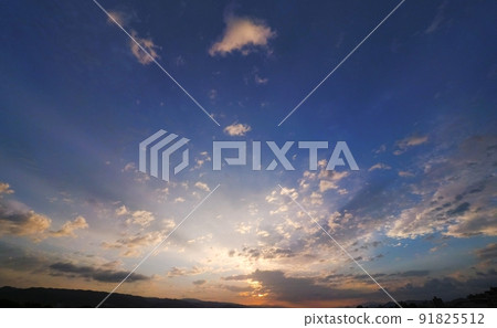 夏日早晨的天空,彩雲,超廣角,220625am,天空 夏日早晨的天空,彩雲,超廣角,220625am,天空 91825512
