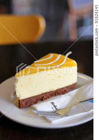 Passion fruit cheesecake 91828145