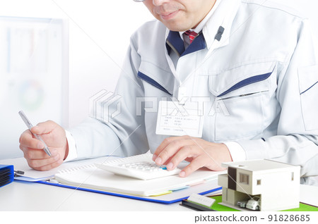 設計房子的男性設計師 91828685