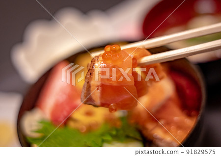 Strait salmon bowl (Aomori prefecture) Strait salmon bowl (Aomori prefecture) 91829575
