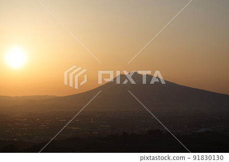 從志賀房森林公園欣賞岩木山的日落（青森縣平川市） 91830130