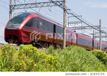 【近鐵名古屋線】開往大阪的特快列車 【近鐵名古屋線】開往大阪的特快列車 91835729