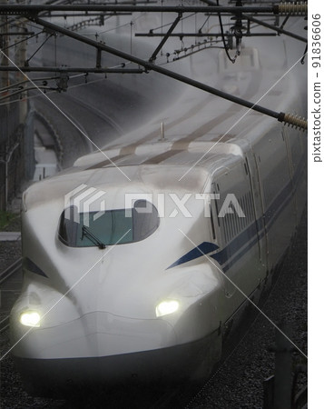 Shinkansen N700S J1 formation near Yamashina in the rain 91836606