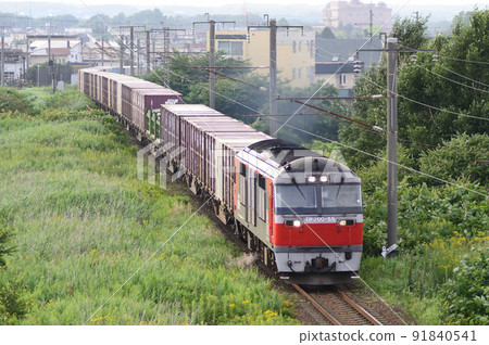 開往本州的貨運列車在惠庭市艱難地行駛 開往本州的貨運列車在惠庭市艱難地行駛 91840541