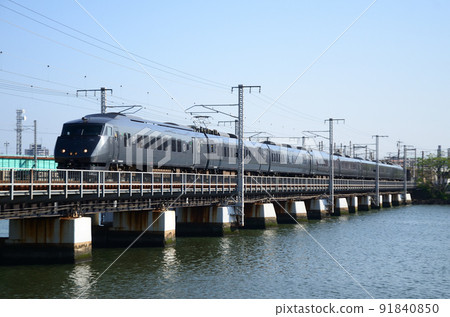 Limited express "Kirameki" using 787 series that came from Mojiko Limited express "Kirameki" using 787 series that came from Mojiko 91840850