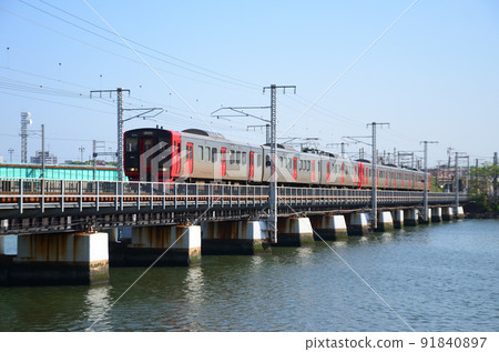 開往南福岡的813系6系慢車 開往南福岡的813系6系慢車 91840897