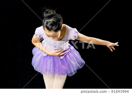 A girl who bows in a dance costume Ballet figure skating rhythmic gymnastics A girl who bows in a dance costume Ballet figure skating rhythmic gymnastics 91843994