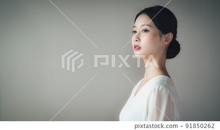 二十多歲的女人，復古氣息 91850262