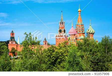 Moscow Kremlin and St Basil's Cathedral in summer, Russia Moscow Kremlin and St Basil's Cathedral in summer, Russia 91857906