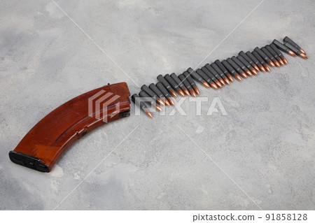 kalashnikov ak gun magazin with 30th unloaded 7,62 mm bullets kalashnikov ak gun magazin with 30th unloaded 7,62 mm bullets 91858128