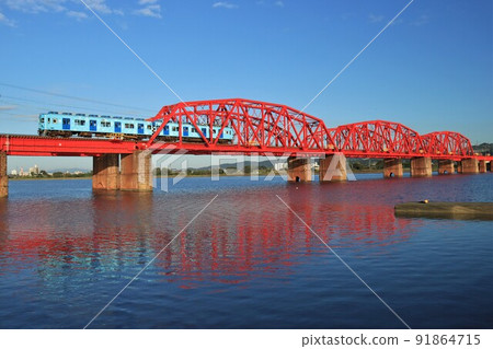 穿越鬼野川大橋的南海電鐵2230系 91864715