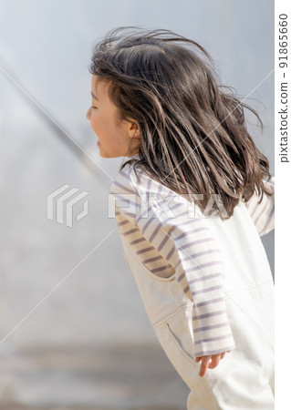 girl child lifestyle play spring 91865660