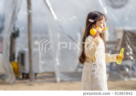 女孩 兒童 生活方式 玩 春天 女孩 兒童 生活方式 玩 春天 91865942