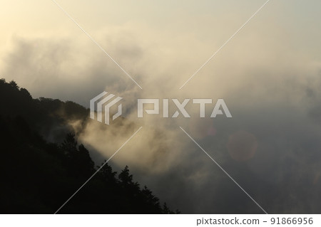 Sea of clouds from Mt. Ashio, Tsukuba mountain range Sea of clouds from Mt. Ashio, Tsukuba mountain range 91866956