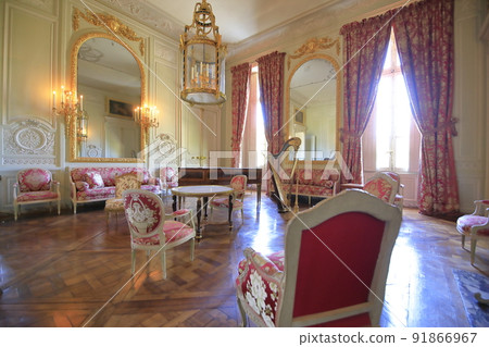 Petit Trianon (France) Petit Trianon (France) 91866967