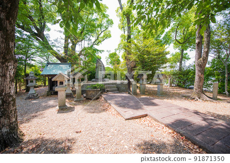 Chihayaakasaka Village, Osaka Prefecture, a monument to the birthplace of Kusunoki Masashige Chihayaakasaka Village, Osaka Prefecture, a monument to the birthplace of Kusunoki Masashige 91871350