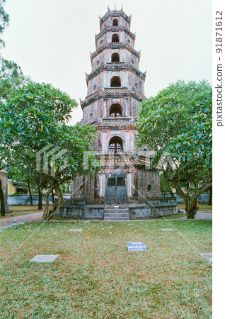 Landscape photo film: Hue Citadel. This is where the Nguyen kings used to live, today is the world's tangible cultural heritage 91871612