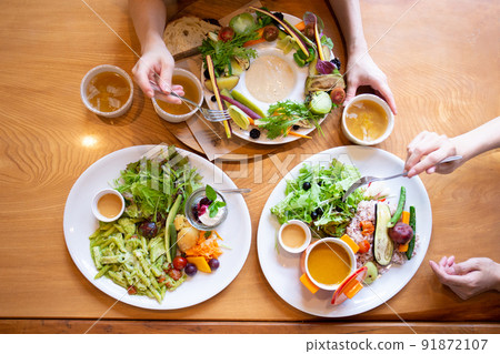 Organic lunch 91872107