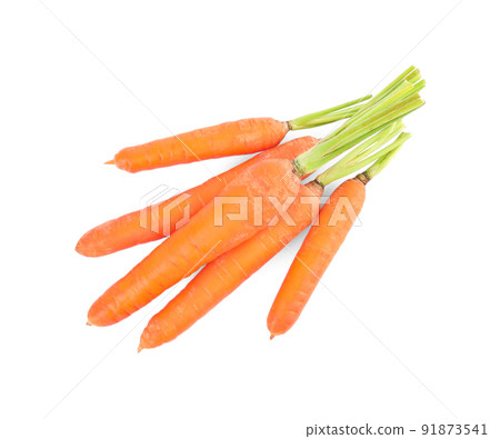 Bunch of fresh ripe carrots isolated on white Bunch of fresh ripe carrots isolated on white 91873541