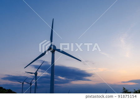 Sunset after sunset and wind power generation Hisaisakakibara wind power generation facility 91875154