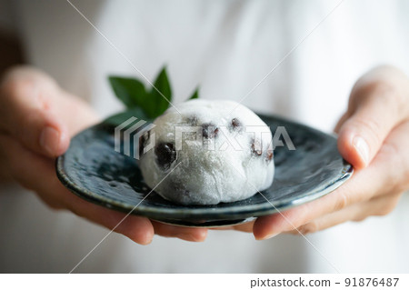 Image material of Daifuku mochi Japanese sweets 91876487
