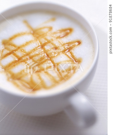 Caramel latte bird's-eye view image 91878684