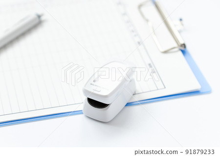 Measurement with pulse oximeter and recording of test values 91879233