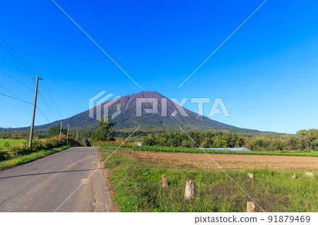 Mt. Yotei where autumn has come Mt. Yotei where autumn has come 91879469