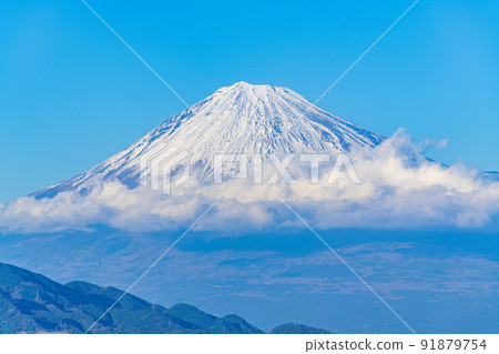 靜岡市,靜岡市,一個受歡迎的景點,從三保之松原看到的天氣晴朗的富士山 靜岡市,靜岡市,一個受歡迎的景點,從三保之松原看到的天氣晴朗的富士山 91879754